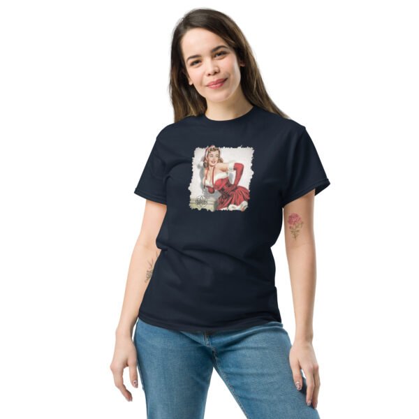 t-shirt exclusif représentant une pin-up des années 1950 habillée en Père Noël