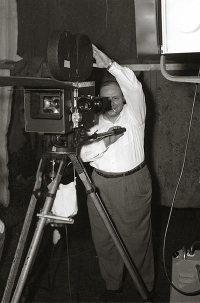 Irving Klaw et sa Muse, Bettie Page 2 Irving Klaw cine
