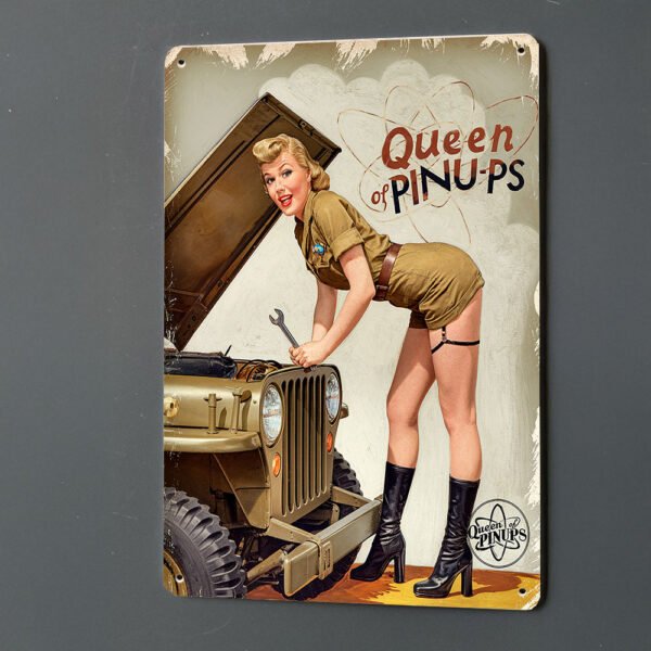Pin-Up Militaire et jeep willys